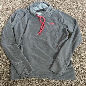 Women’s under armour crew neck. Size medium